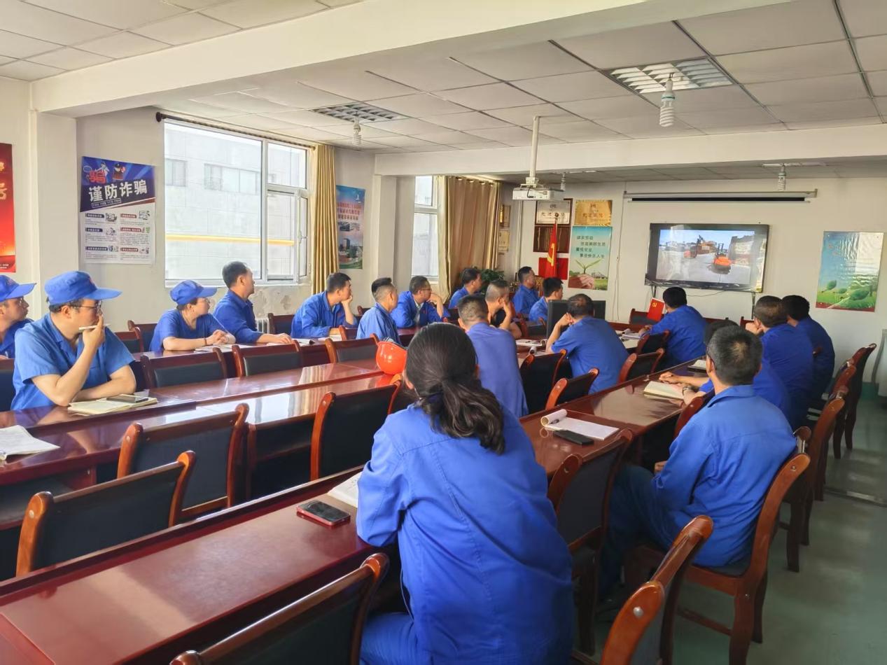 4f06b246e608cf51996d80ee806703d